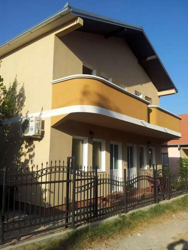 Apartments Emerald أولتْسي المظهر الخارجي الصورة
