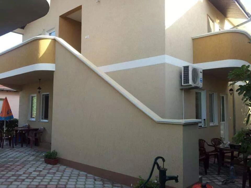 Apartments Emerald أولتْسي المظهر الخارجي الصورة